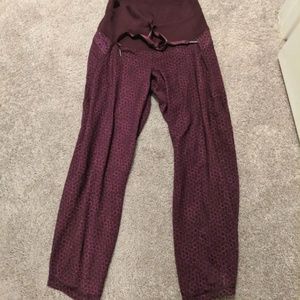 Lululemon Capri pants
